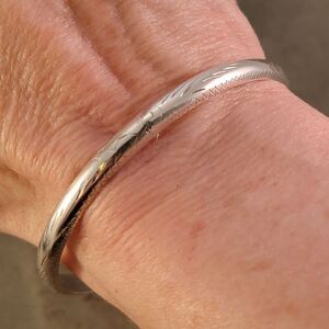 Vintage Sterling Engraved Hinge Bangle Bracelet